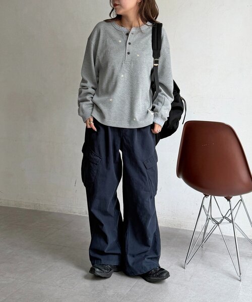 CPCM(シーピーシーエム)の「フラワー刺繍ワッフルヘンリー(Tシャツ/カットソー・メンズ・ネイビー/カーキ/グレー・MEDIUM/SMALL/LARGE)」の10枚目の写真