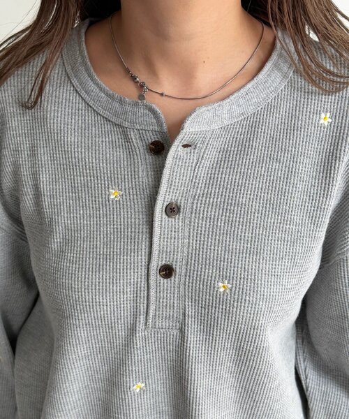 CPCM(シーピーシーエム)の「フラワー刺繍ワッフルヘンリー(Tシャツ/カットソー・メンズ・ネイビー/カーキ/グレー・MEDIUM/SMALL/LARGE)」の11枚目の写真