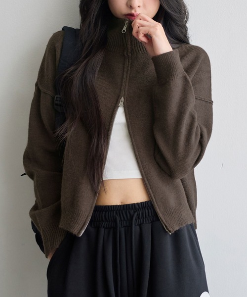 CHAN ME（チャンミ）の「ハイネックダブルジップカーディガン（カーディガン/ボレロ・レディース・カーキブラウン/ベージュ・MEDIUM/LARGE）」の16枚目の写真