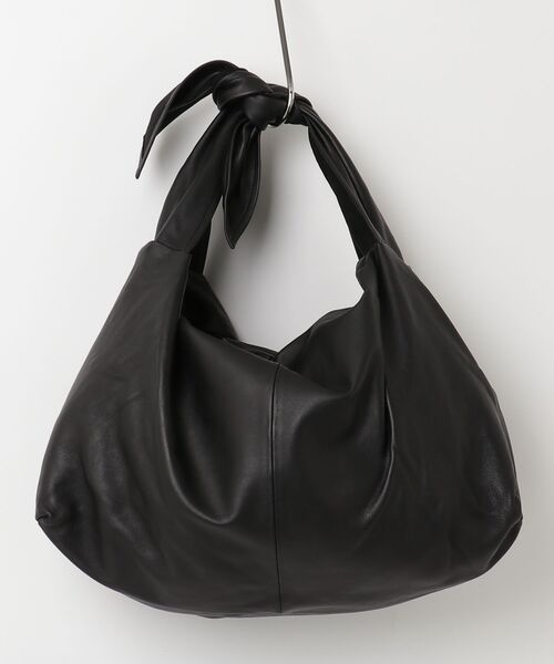 my beautiful landlet(マイビューティフルランドレット)の「【my beautiful landlet】CHROME FREE LAMB LEATHER TOTE BAG(ショルダーバッグ・メンズ・ホワイト/ブラック・FREE)」の3枚目の写真