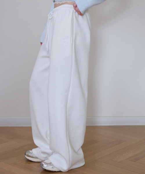 ROSEFRANTZ（ロゼフランツ）の「Rose Embroidery Wide Sweatpants [Ivory]（スウェットパンツ・レディース・アイボリー・SMALL/MEDIUM/X-SMALL）」の7枚目の写真