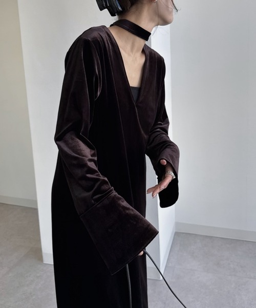 nananamoe（ナナナモエ）の「soft velor tie set long OP /　ソフトベロアタイセットロングワンピース（ワンピース・レディース・ブラック/ブラウン・FREE）」の6枚目の写真