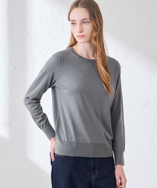 MACKINTOSH LONDON(マッキントッシュ ロンドン)の「【WEB・一部店舗限定】リアプレーンニットクルーネックプルオーバー(ニット/セーター・レディース・ブラウン系その他2/ブルー系その他2/グレー系その他/ブラック・38)」の2枚目の写真