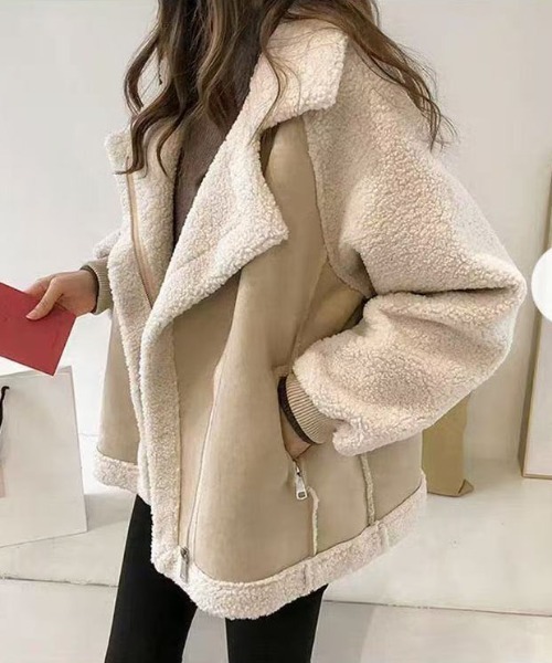 &soiree(アンドソワレ)の「ボア切り替えフェイクムートンジャケット(ムートンコート・レディース・アイボリー・SMALL/MEDIUM/LARGE/X-LARGE)」の4枚目の写真