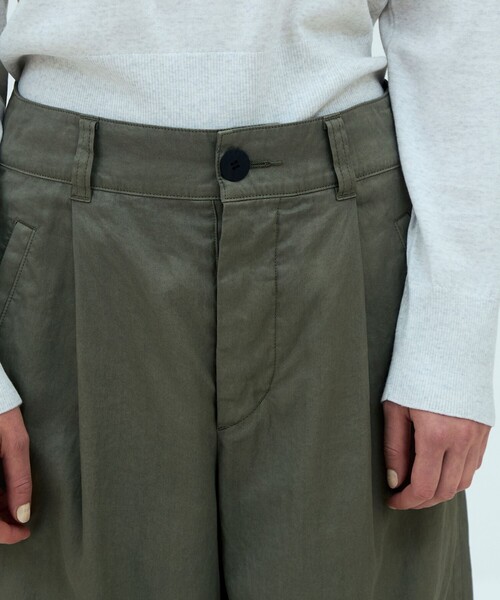 GALERIE VIE(ギャルリー ヴィー)の「ピースダイコットンギャバジン タックワイドパンツ(その他パンツ・レディース・チャコールグレー/ベージュ/カーキ・36/34/32)」の10枚目の写真