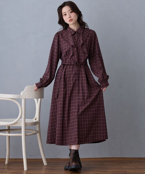 NICOLE CLUB(ニコル クラブ)の「ラッフルフリルチェックワンピース(ワンピース・レディース・ネイビー/レッド/ブラウン・M)」の3枚目の写真