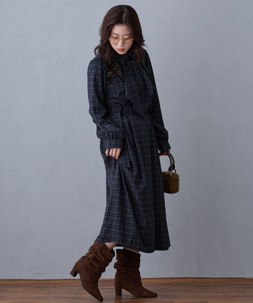 NICOLE CLUB(ニコル クラブ)の「ラッフルフリルチェックワンピース(ワンピース・レディース・ネイビー/レッド/ブラウン・M)」の6枚目の写真
