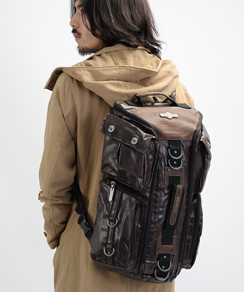 DEVICE（デバイス）の「DEVICE デバイス gear 3way ボディバッグ リュックサック バックパック ショルダーバッグ（バックパック/リュック・メンズ・ダークブラウン/ブラック/カーキ・FREE）」の2枚目の写真