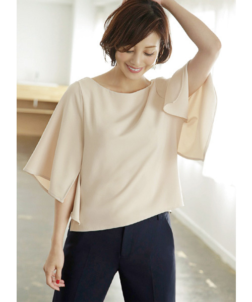 STYLE DELI（スタイルデリ）の「変形ワイドスリーブブラウス（シャツ/ブラウス・レディース・ベージュ/カーキ/オフホワイト/ブルー・MEDIUM）」の6枚目の写真