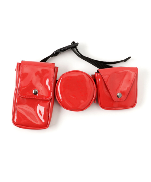 CHUBBYGANG（チャビーギャング）の「エナメルウエストポーチ（ショルダーバッグ・キッズ・ブラック/レッド・FREE）」の2枚目の写真