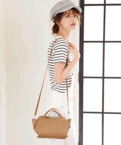 Luz Llena（ラズレナ）の「[2WAY]ボストンショルダーバッグ（ショルダーバッグ・レディース・ブラック/オフホワイト/キャメル・ﾌﾘ-）」の10枚目の写真