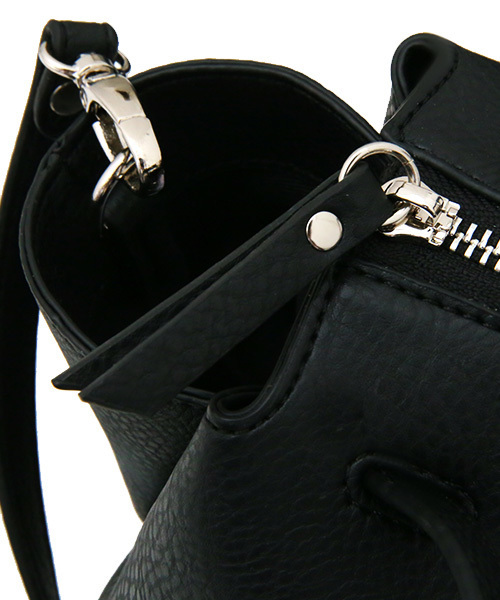 Luz Llena（ラズレナ）の「[2WAY]ボストンショルダーバッグ（ショルダーバッグ・レディース・ブラック/オフホワイト/キャメル・ﾌﾘ-）」の8枚目の写真