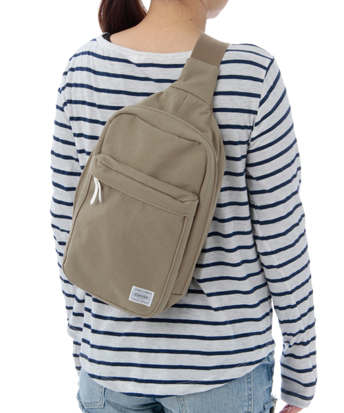 PORTER（ポーター）の「PORTER BEAT ONE SHOULDER BAG <B印 YOSHIDA SELECT>（ショルダーバッグ・メンズ・ブラック/ベージュ/オリーブ・ONE SIZE）」の17枚目の写真