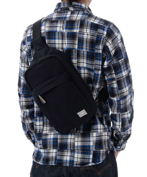 PORTER（ポーター）の「PORTER BEAT ONE SHOULDER BAG <B印 YOSHIDA SELECT>（ショルダーバッグ・メンズ・ブラック/ベージュ/オリーブ・ONE SIZE）」の18枚目の写真