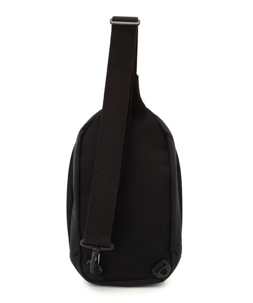 PORTER（ポーター）の「PORTER BEAT ONE SHOULDER BAG <B印 YOSHIDA SELECT>（ショルダーバッグ・メンズ・ブラック/ベージュ/オリーブ・ONE SIZE）」の4枚目の写真