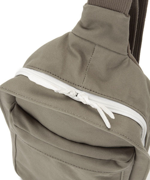 PORTER（ポーター）の「PORTER BEAT ONE SHOULDER BAG <B印 YOSHIDA SELECT>（ショルダーバッグ・メンズ・ブラック/ベージュ/オリーブ・ONE SIZE）」の12枚目の写真