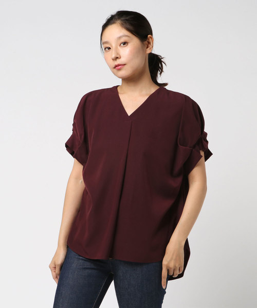 12Twelve Agenda(トゥエルブ アジェンダ)の「サテンジョーゼットVネックブラウス(シャツ/ブラウス・レディース・オフホワイト/ボルドー・M)」の1枚目の写真