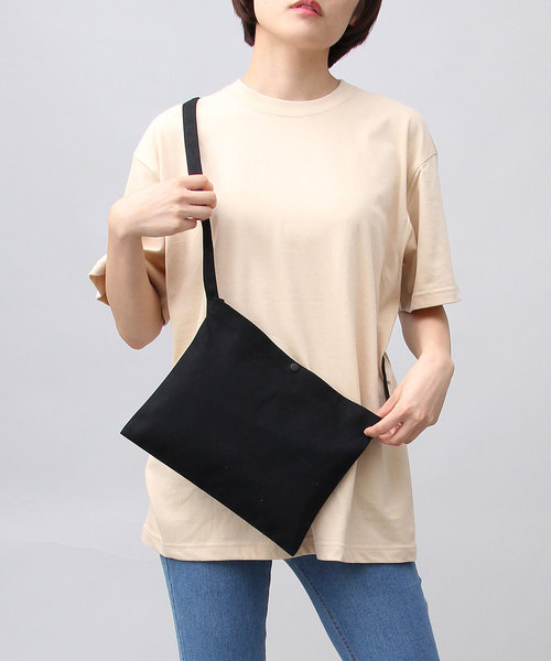 United Athle（ユナイテッドアスレ）の「【 United Athle / ユナイテッドアスレ 】 キャンバス サコッシュバッグ（ショルダーバッグ・メンズ・ブラック/ナチュラル/ネイビー/グレー・FREE）」の2枚目の写真