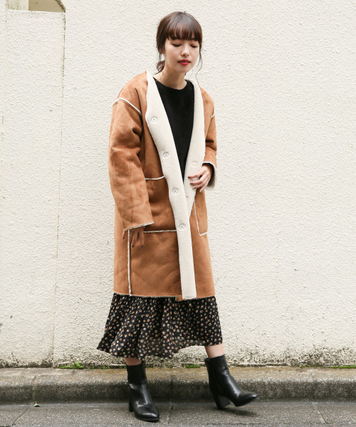 LOWRYS FARM(ローリーズファーム)の「リバーシブルムートンボアコート 807922(その他アウター・レディース・ブラック/ベージュ/アイボリー・MEDIUM/LARGE)」の17枚目の写真