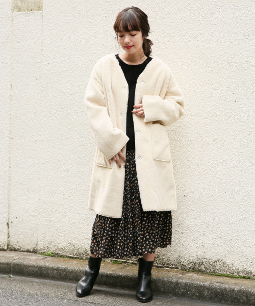 LOWRYS FARM(ローリーズファーム)の「リバーシブルムートンボアコート 807922(その他アウター・レディース・ブラック/ベージュ/アイボリー・MEDIUM/LARGE)」の15枚目の写真