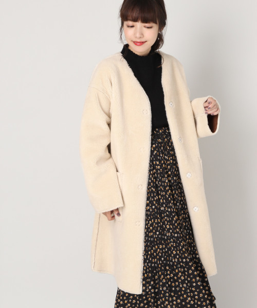 LOWRYS FARM(ローリーズファーム)の「リバーシブルムートンボアコート 807922(その他アウター・レディース・ブラック/ベージュ/アイボリー・MEDIUM/LARGE)」の9枚目の写真