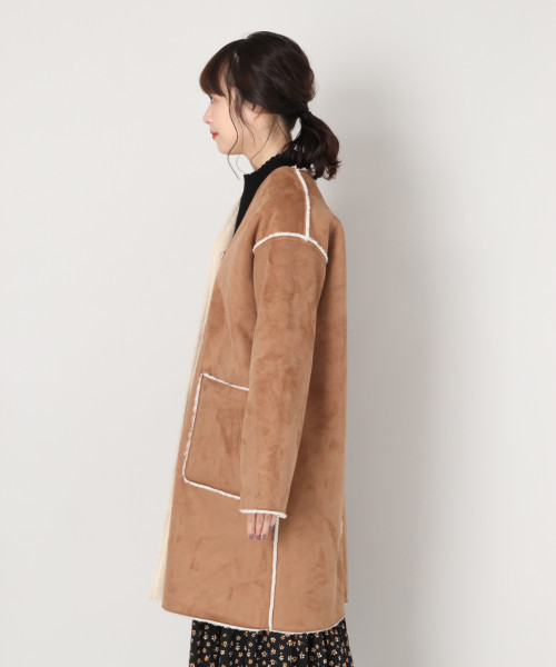 LOWRYS FARM(ローリーズファーム)の「リバーシブルムートンボアコート 807922(その他アウター・レディース・ブラック/ベージュ/アイボリー・MEDIUM/LARGE)」の4枚目の写真