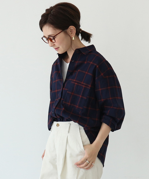 AMERICAN HOLIC（アメリカンホリック）の「・ビエラビックバックタックシャツ（シャツ/ブラウス・レディース・ライトグレー/ベージュ/ネイビー/オフホワイト/ブラック系その他3/ベージュ系その他4/ブルー系その他5・M/L）」の7枚目の写真