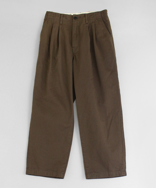 RNA-N（アールエヌエーエヌ）の「R3558 ツータックチノパンツ（チノパンツ・レディース・ベージュ/ブラウン/ブラック・SMALL/MEDIUM）」の3枚目の写真