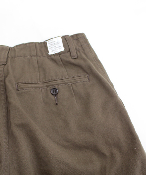 RNA-N（アールエヌエーエヌ）の「R3558 ツータックチノパンツ（チノパンツ・レディース・ベージュ/ブラウン/ブラック・SMALL/MEDIUM）」の12枚目の写真