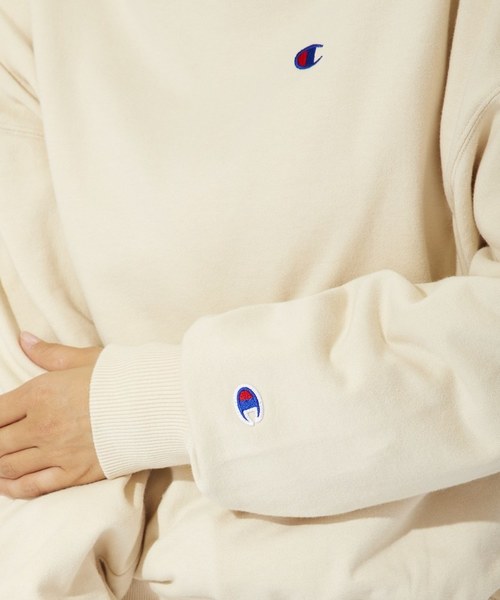 セール】【Champion】プリント裏毛クルーネックスウェット