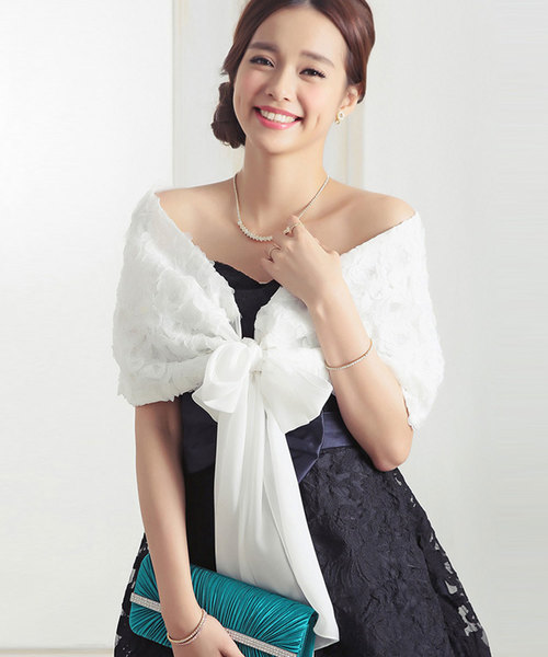 DRESS STAR(ドレス スター)の「フラワーモチーフリボン付きボレロ(マフラー/ショール)」|ホワイト