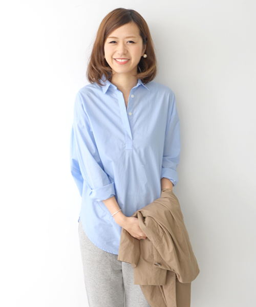 URBAN RESEARCH DOORS WOMENS（アーバンリサーチ ドアーズ ウィメンズ）の「DOORS ラウンドスキッパープルオーバーシャツ（シャツ/ブラウス・レディース・ホワイト/ブルー・FREE）」の2枚目の写真