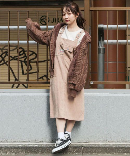 apres jour(アプレジュール)の「ワッペンコーデュロイジャンスカ【ZOZOTOWN限定アイテム】(ジャンパースカート・レディース・モカ/アイボリー/ライトベージュ・フリー)」の4枚目の写真