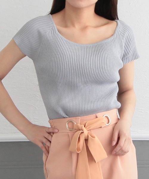 Julia Boutique（ジュリアブティック）の「スクエアネックニット/510595S（ニット/セーター・レディース・ホワイト/ベージュ/ブラック/ピンク/モカ/ネイビー/グレー・ONE）」の4枚目の写真