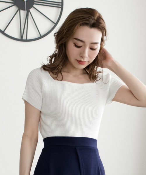 Julia Boutique（ジュリアブティック）の「スクエアネックニット/510595S（ニット/セーター・レディース・ホワイト/ベージュ/ブラック/ピンク/モカ/ネイビー/グレー・ONE）」の2枚目の写真