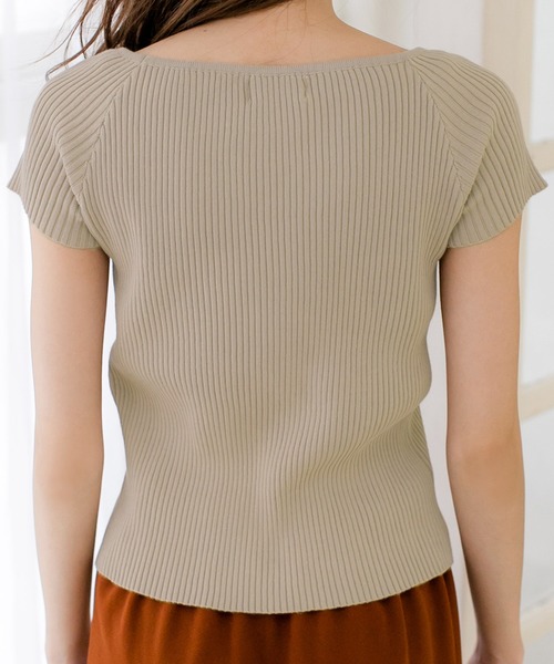 Julia Boutique（ジュリアブティック）の「スクエアネックニット/510595S（ニット/セーター・レディース・ホワイト/ベージュ/ブラック/ピンク/モカ/ネイビー/グレー・ONE）」の10枚目の写真