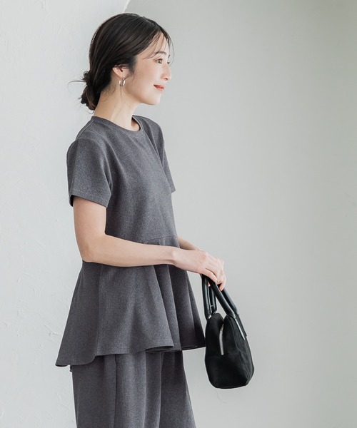 エンボス加工裾フリル半袖プルオーバー（Tシャツ/カットソー）｜coca