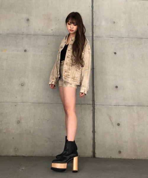 ENVYM（アンビー）の「ケミカルカラーＪＫ（デニムジャケット・レディース・ブラック/ベージュ・FREE）」の11枚目の写真