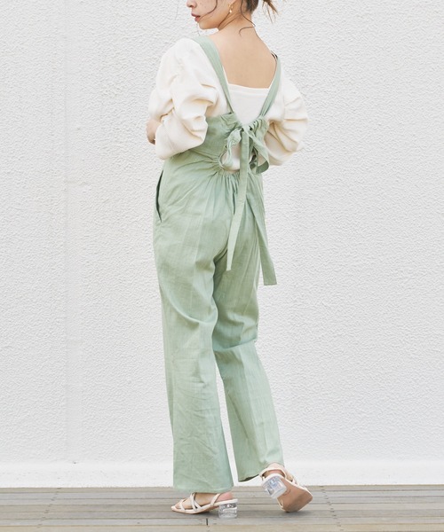 Chico(チコ)の「バックリボンサロペット(サロペット/オーバーオール・レディース・ネイビー/ブルー/ミント/ライトベージュ・SMALL/MEDIUM)」の8枚目の写真