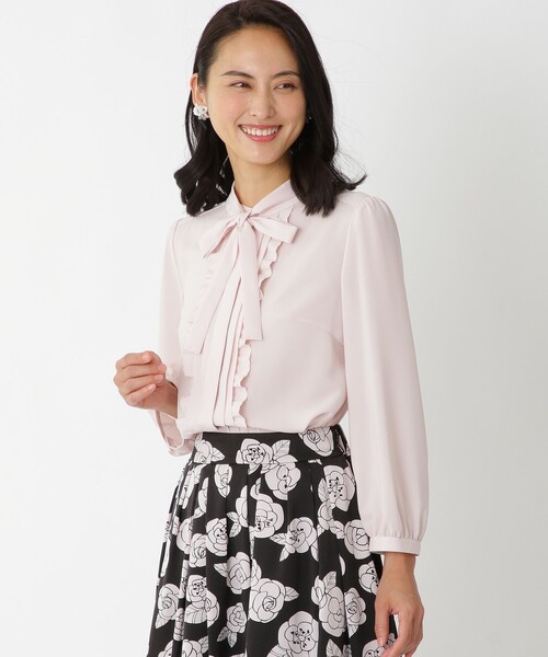 TO BE CHIC（トゥー ビー シック）の「ボタニカルレースブラウス