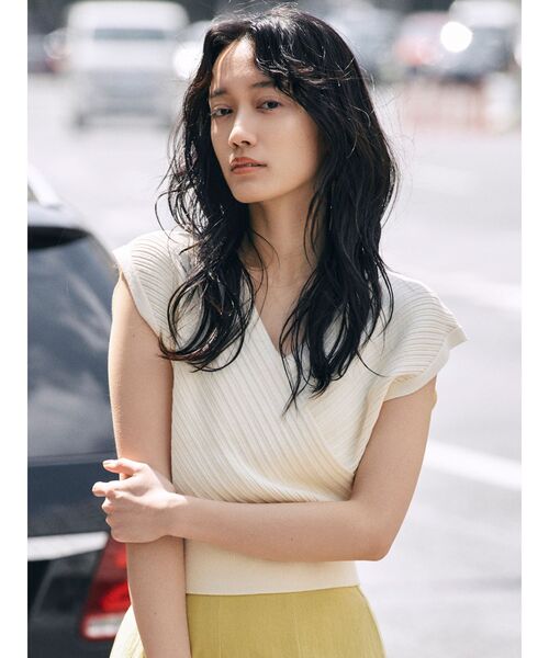 MURUA（ムルーア）の「コンパクトカシュクールニット（ニット/セーター・レディース・ブラック/ブラウン/ライトグリーン/アイボリー・FREE）」の2枚目の写真