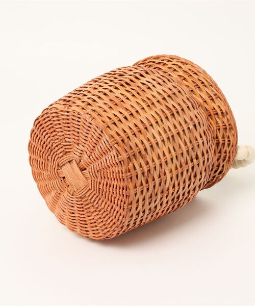 Te chichi（テチチ）の「COTTOラタン×ボールウッドハンドル丸カゴBAG（かごバッグ・レディース・キャメル・ﾌﾘ-）」の5枚目の写真