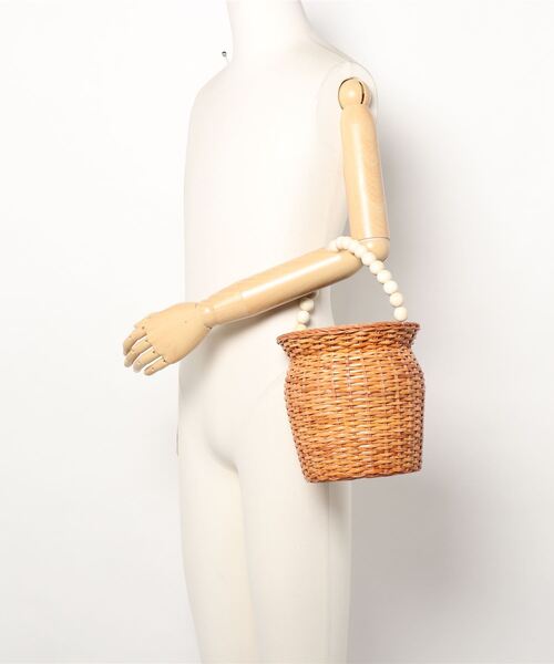 Te chichi（テチチ）の「COTTOラタン×ボールウッドハンドル丸カゴBAG（かごバッグ・レディース・キャメル・ﾌﾘ-）」の4枚目の写真
