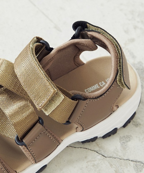 COMME CA ISM（コムサイズム）の「テープ　サンダル（サンダル・レディース・ブラック/ベージュ・23.5cm/24.5cm）」の3枚目の写真