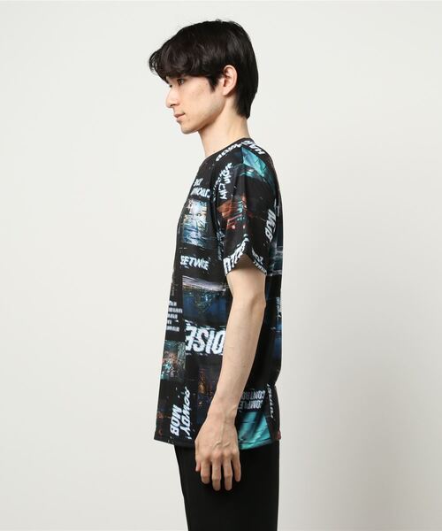GGD(ジージーディー)の「ストリート フォト 昇華転写 総柄 tシャツ ロゴ カラフル インパクト デザイン(Tシャツ/カットソー・メンズ・ホワイト/ブラック/ベージュ・LL/M/L)」の4枚目の写真