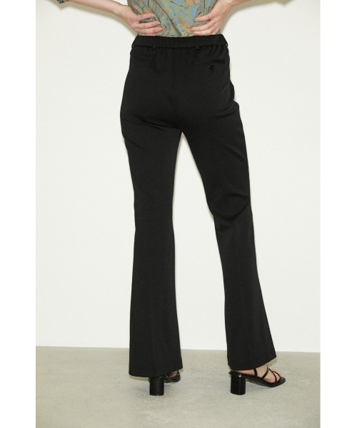 THROW by SLY(スローバイスライ)の「THROW TEXTURE CUT BELL BOTTOM ベルボトム(スラックス・レディース・カーキ/ライトイエロー/ブラック・2/1/0)」の5枚目の写真