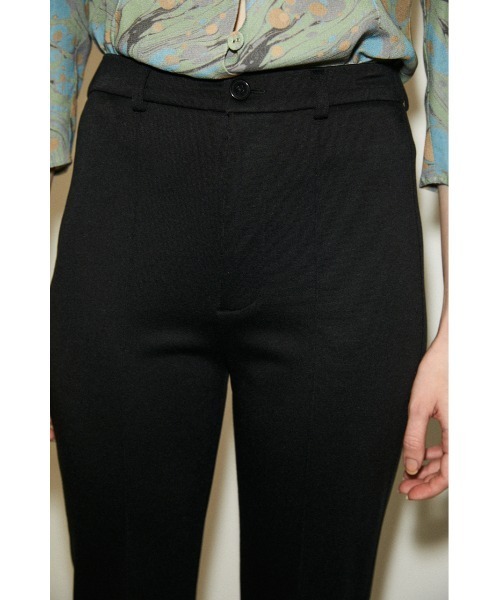 THROW by SLY(スローバイスライ)の「THROW TEXTURE CUT BELL BOTTOM ベルボトム(スラックス・レディース・カーキ/ライトイエロー/ブラック・2/1/0)」の6枚目の写真