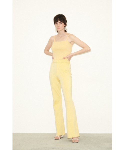 THROW by SLY(スローバイスライ)の「THROW TEXTURE CUT BELL BOTTOM ベルボトム(スラックス・レディース・カーキ/ライトイエロー/ブラック・2/1/0)」の7枚目の写真