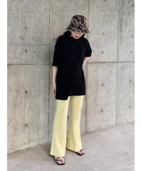 THROW by SLY(スローバイスライ)の「THROW TEXTURE CUT BELL BOTTOM ベルボトム(スラックス・レディース・カーキ/ライトイエロー/ブラック・2/1/0)」の20枚目の写真