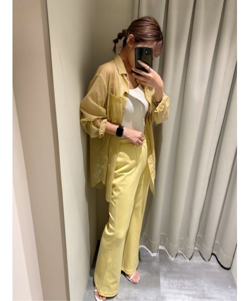 THROW by SLY(スローバイスライ)の「THROW TEXTURE CUT BELL BOTTOM ベルボトム(スラックス・レディース・カーキ/ライトイエロー/ブラック・2/1/0)」の21枚目の写真